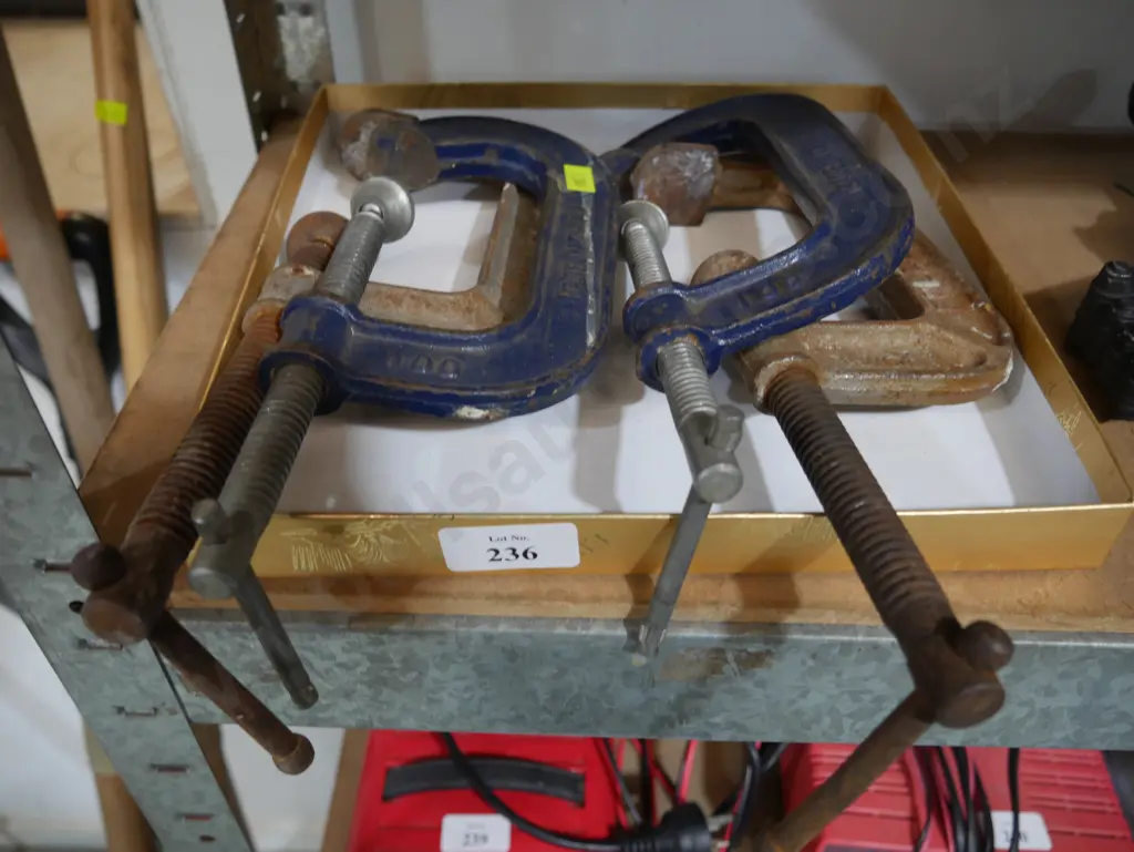 Four clamps Image 1++