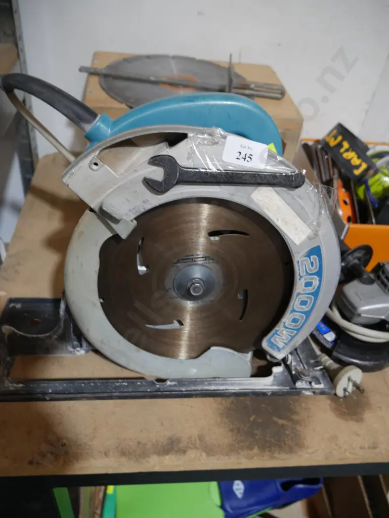 Makita circular saw Image 1++