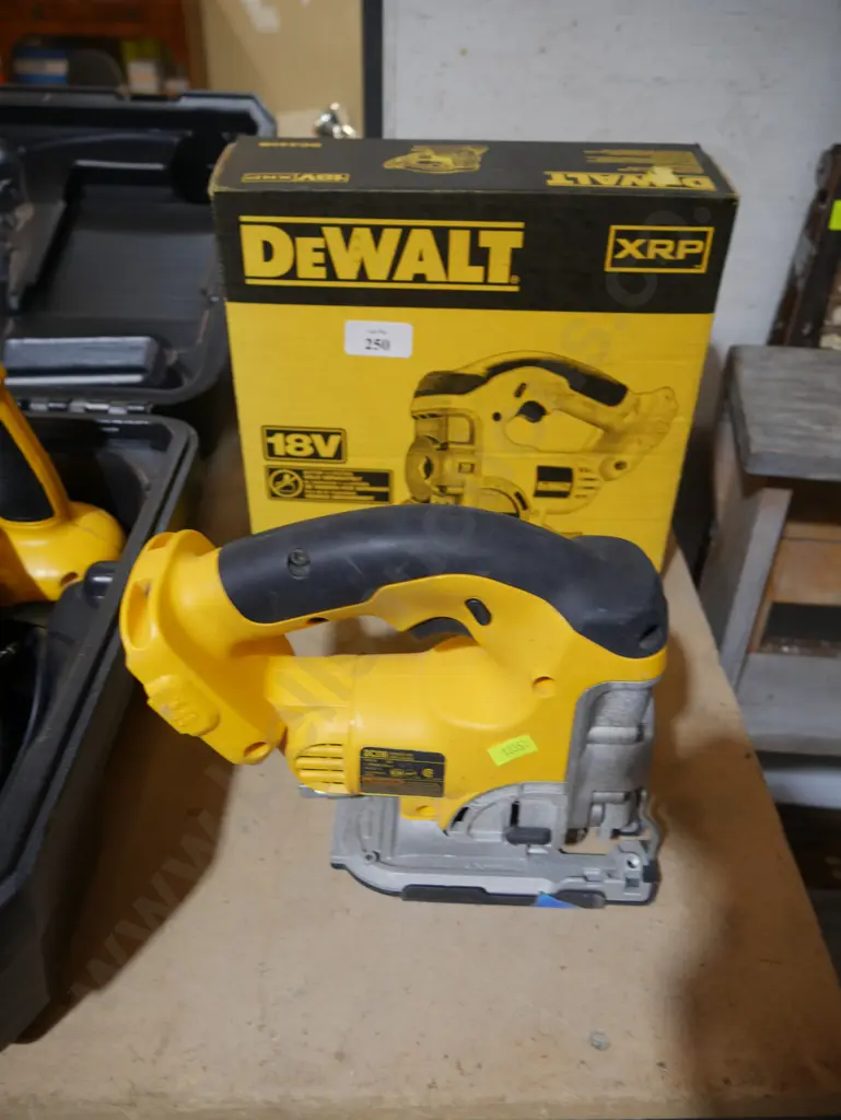 DeWalt jigsaw - skin only Image 1++