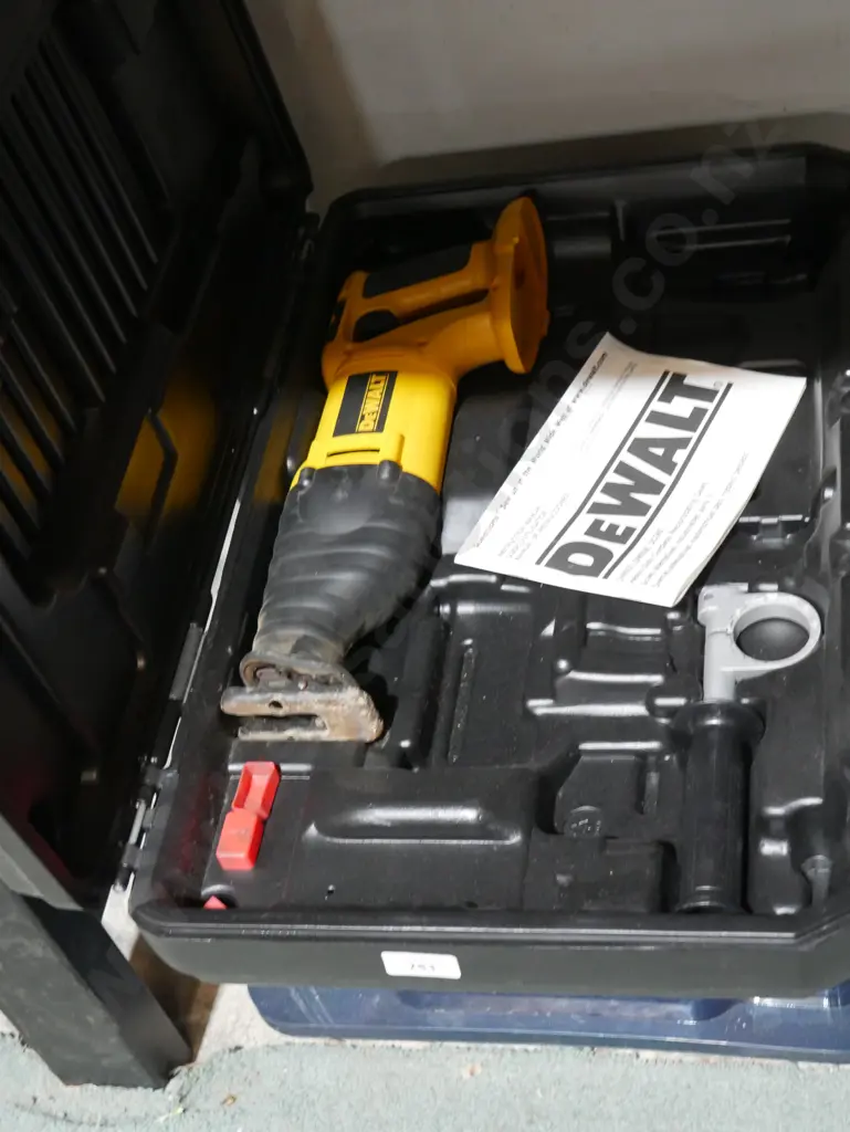 DeWalt reciprocating saw - skin only Image 1++
