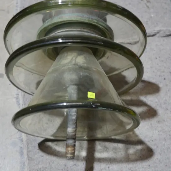 Glass insulator