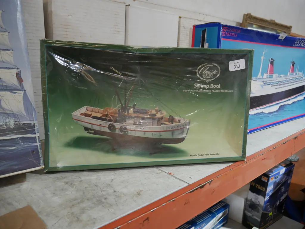 Model shrimp boat Image 1++