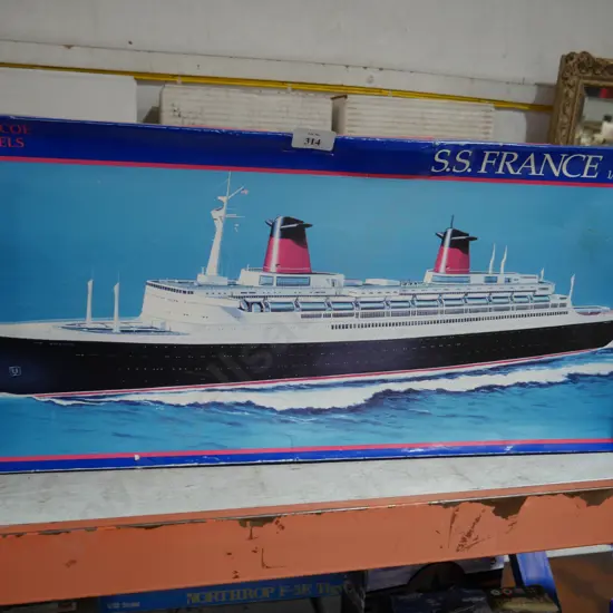 Model SS France ship