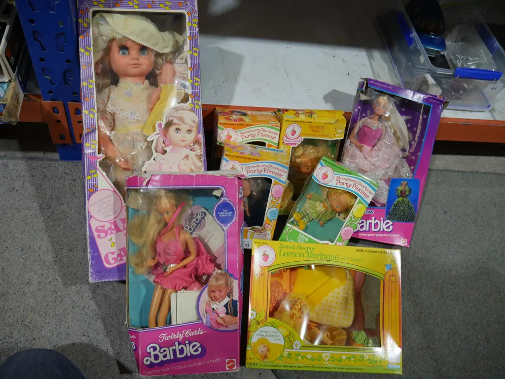Old Barbies etc Image 1++