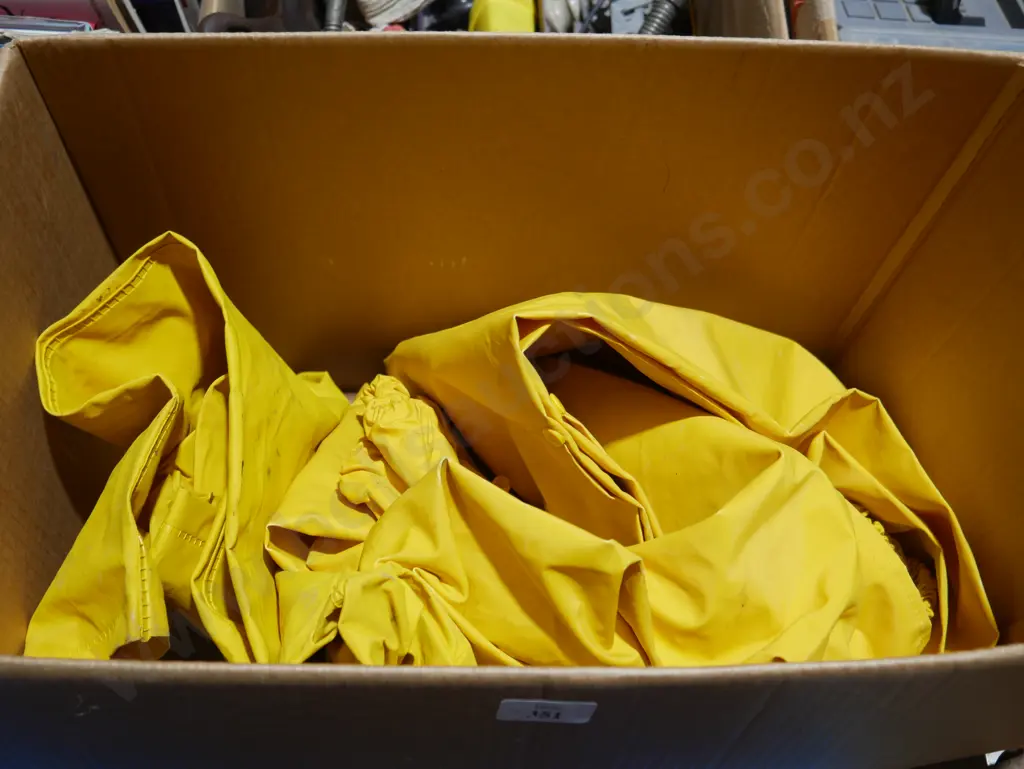 Rain jacket and pants Image 1++