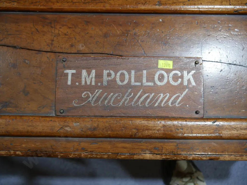 Wooden trunk Image 1++