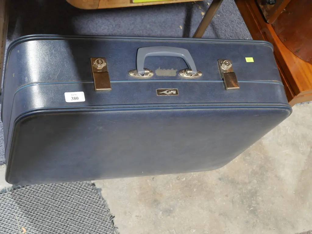 Suitcase Image 1++