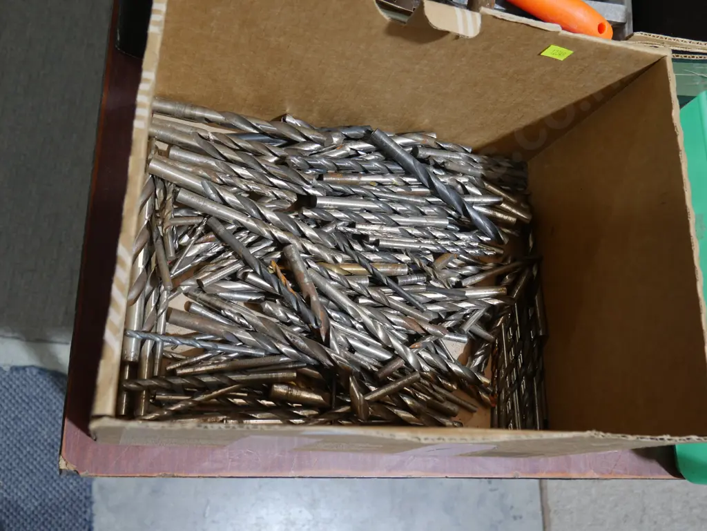 Assorted drill bits Image 1++