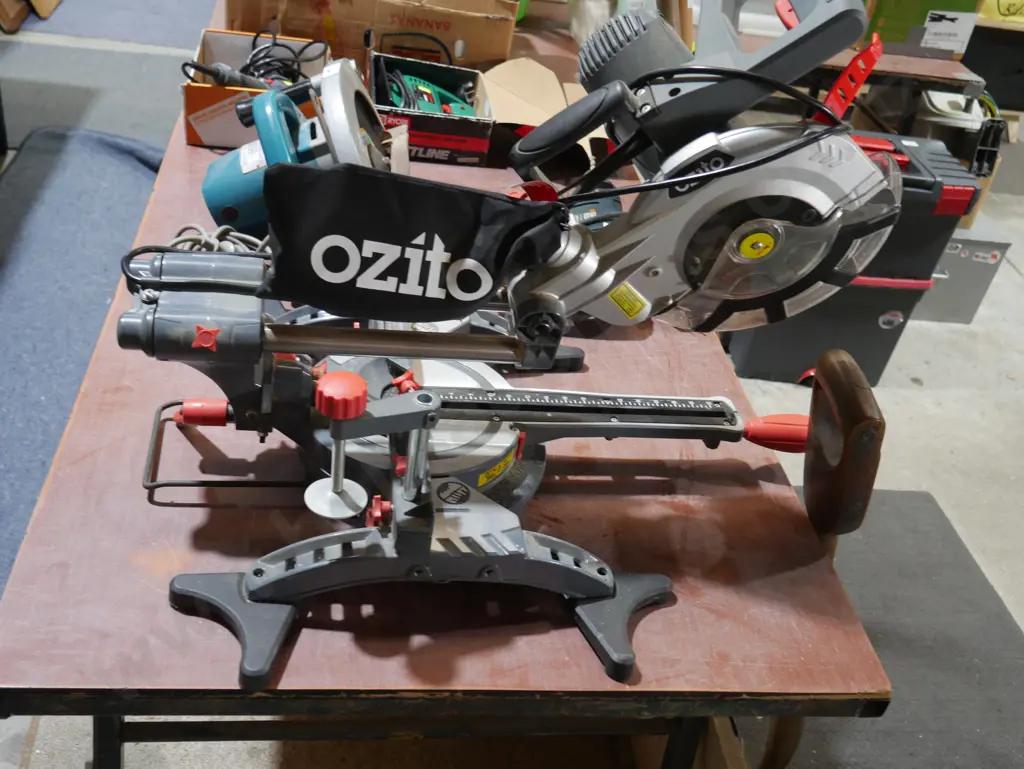 Ozito sliding compound mitre saw Image 1++