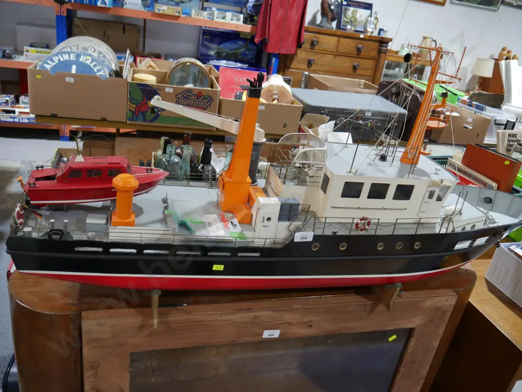 Large RC boat "Norderney" with remote and charger Image 1++
