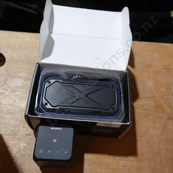 2 wireless speakers