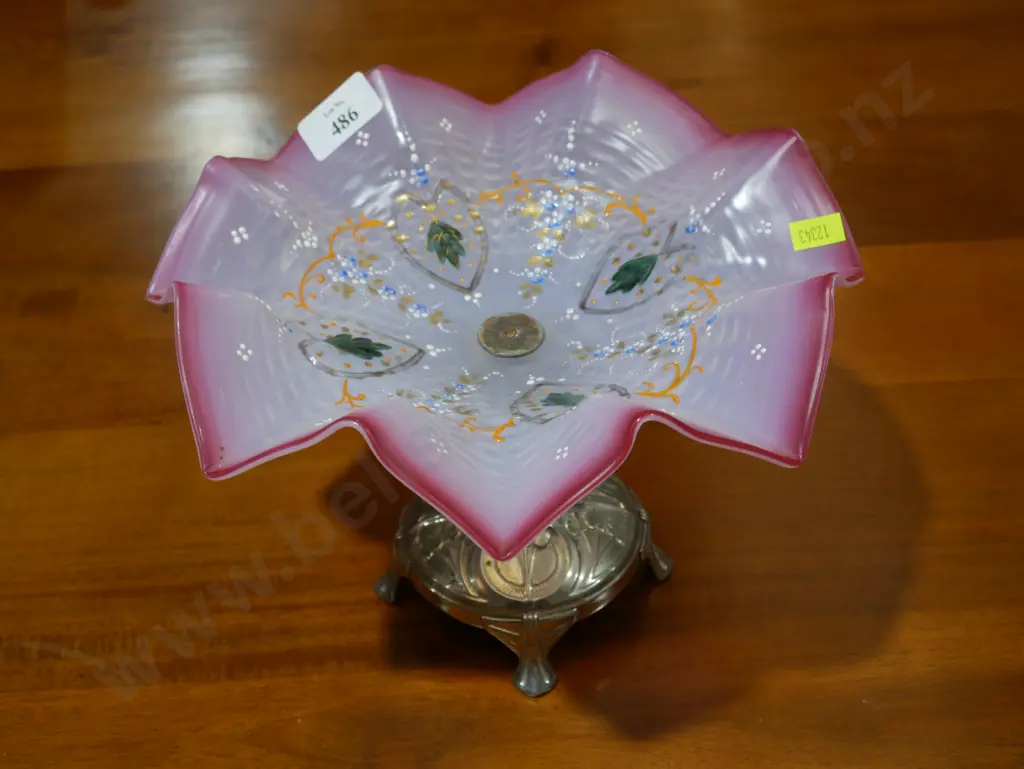 Centerpiece pedestal bowl Image 1++