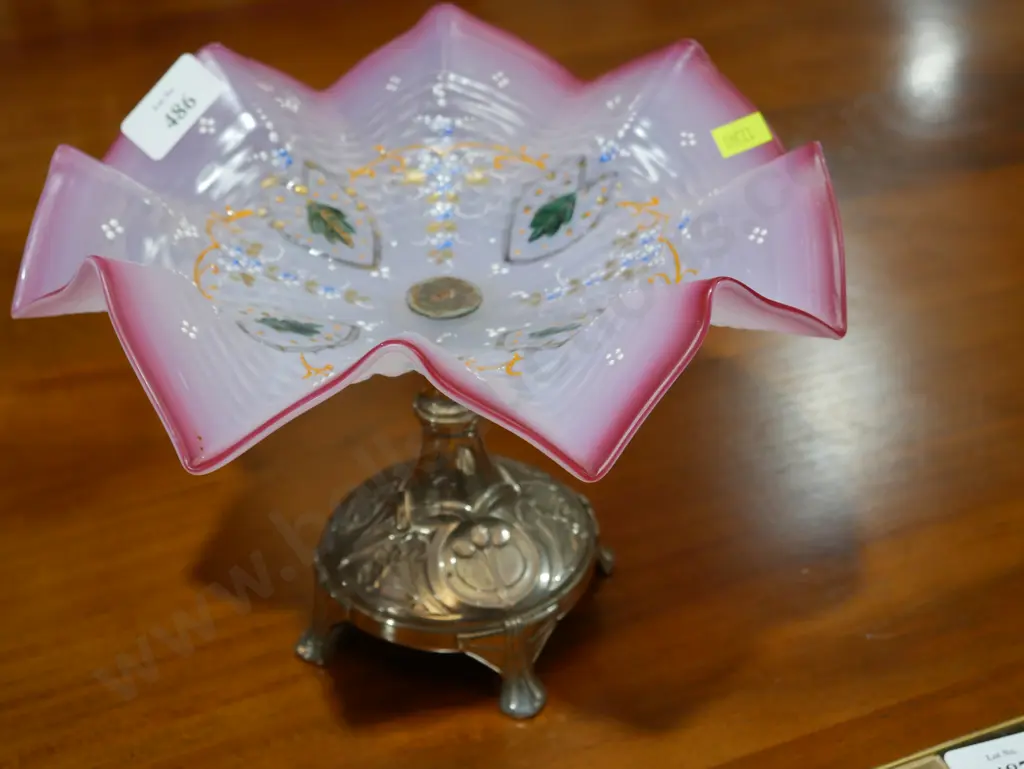 Centerpiece pedestal bowl Image 1++
