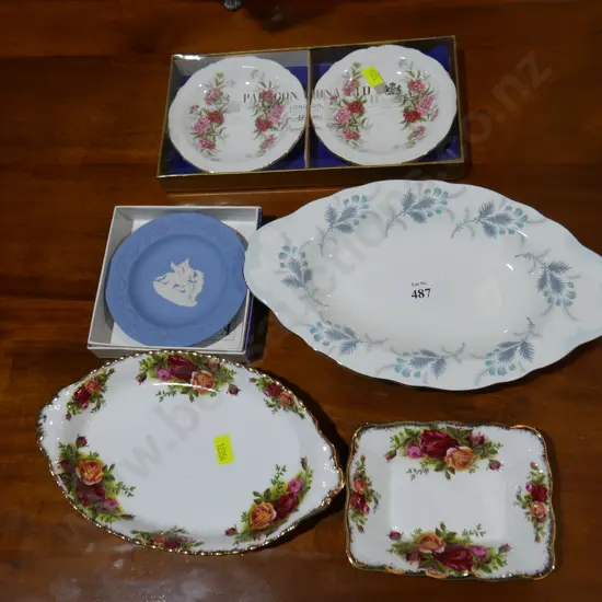 Assorted china dishes