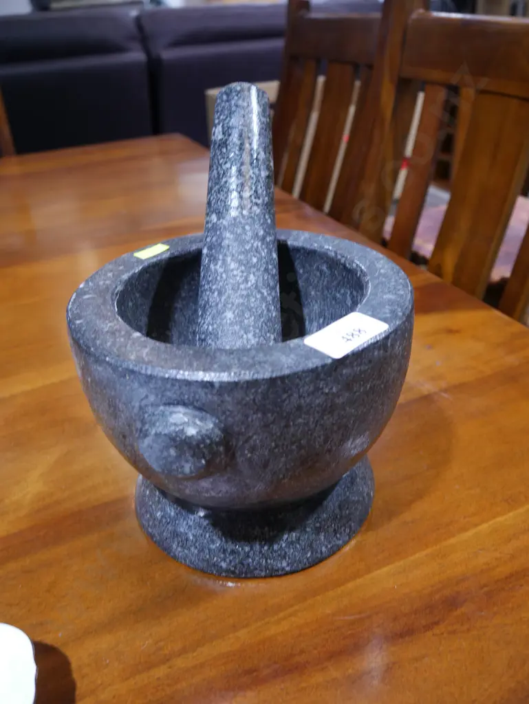 Mortar and pestle Image 1++