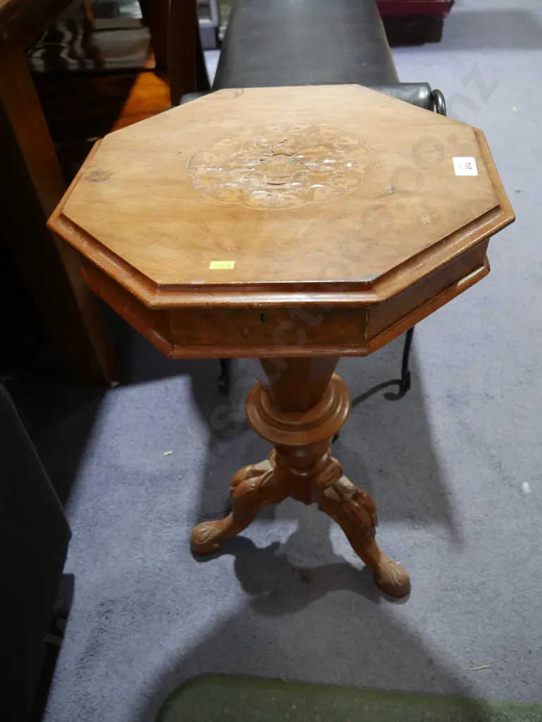 Victorian sewing table Image 1++