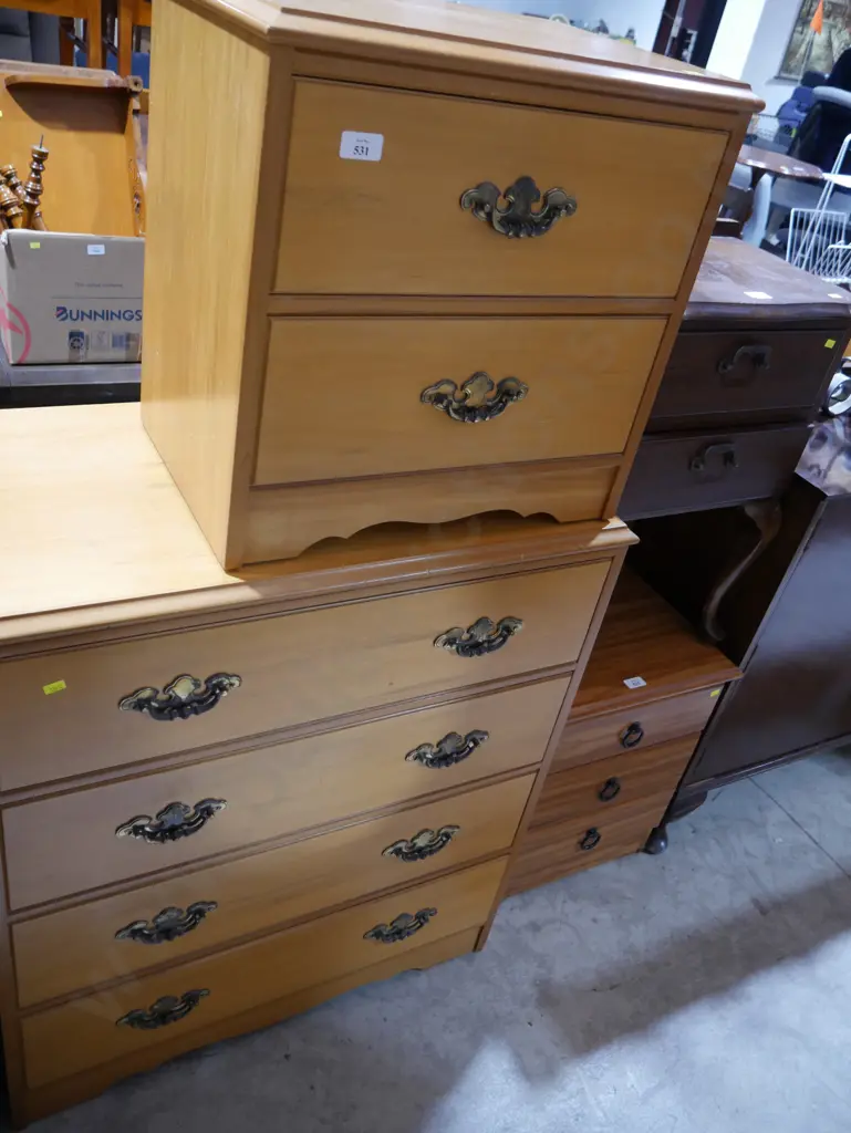 Two-piece bedroom suite Image 1++