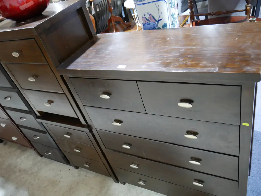 Three piece bedroom suite Image 1++