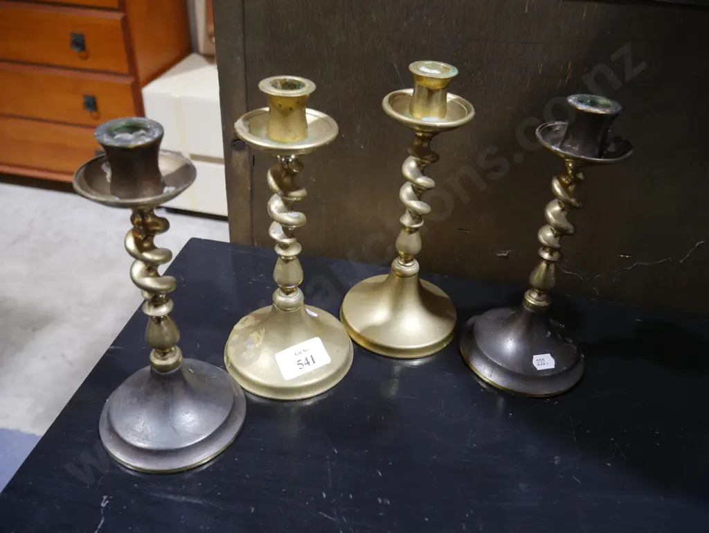 4 candlestick holders Image 1++