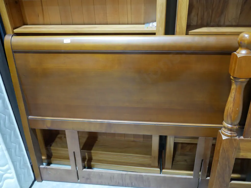 Queen size headboard Image 1++