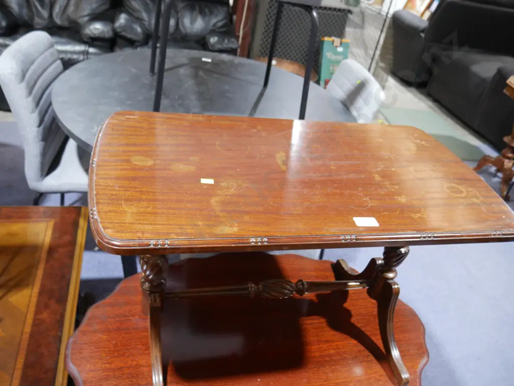 Coffee table Image 1++