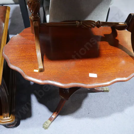 Pedestal coffee table