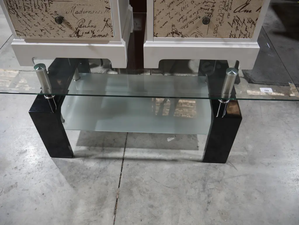 Glass top coffee table Image 1++