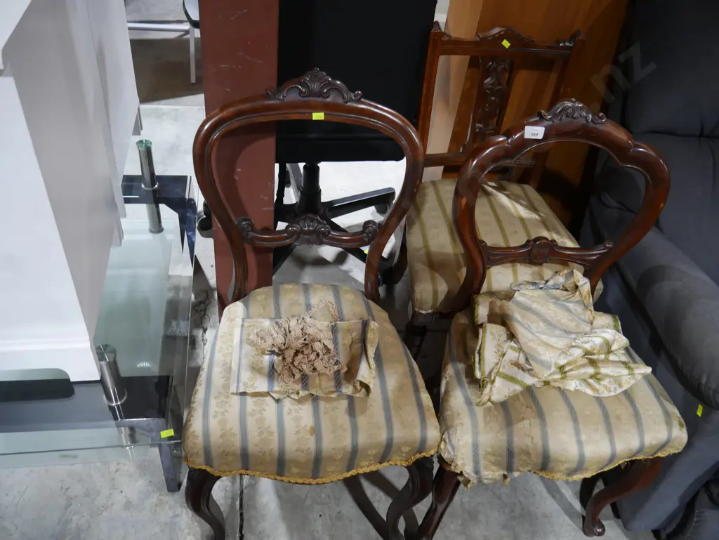 3 vintage dining chairs Image 1++