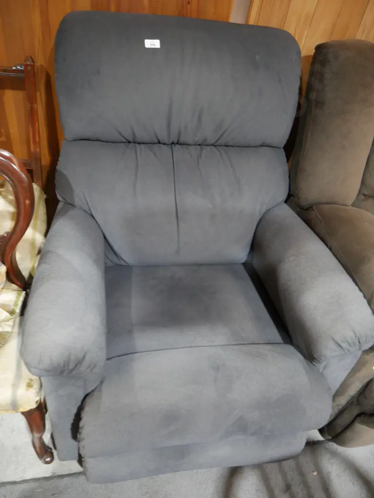 Lazboy recliner arm chair Image 1++