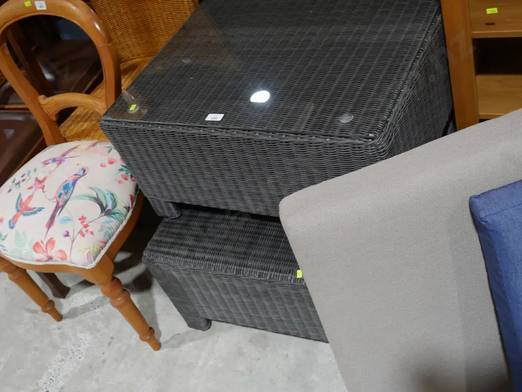 2 outdoor coffee tables Image 1++
