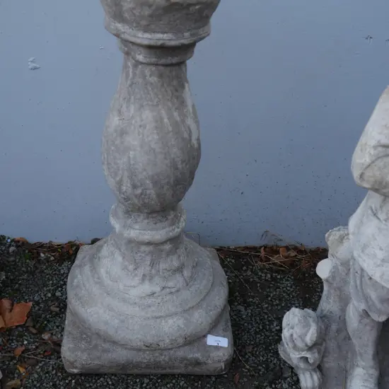 Outdoor pedestal plant stand