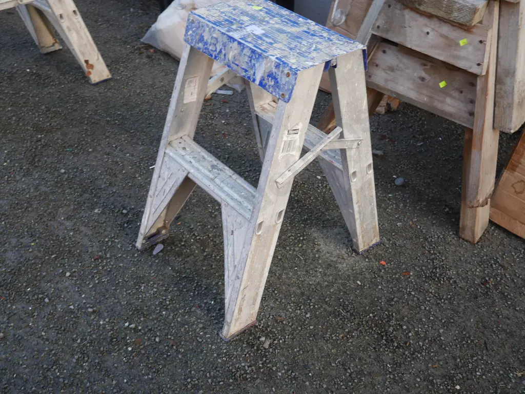 Step ladder Image 1++
