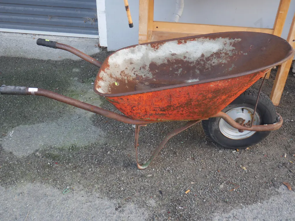 Wheelbarrow Image 1++