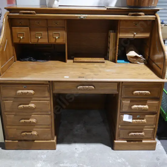Roll top desk