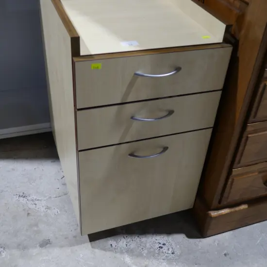 Filing drawers