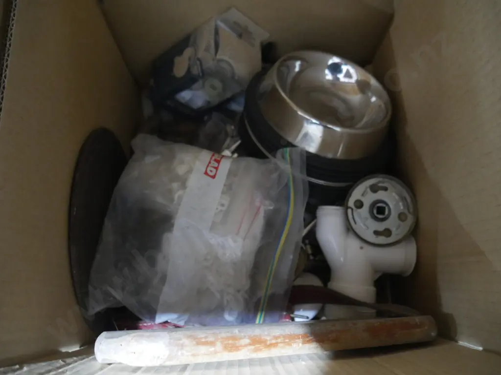 4 boxes of books etc Image 1++