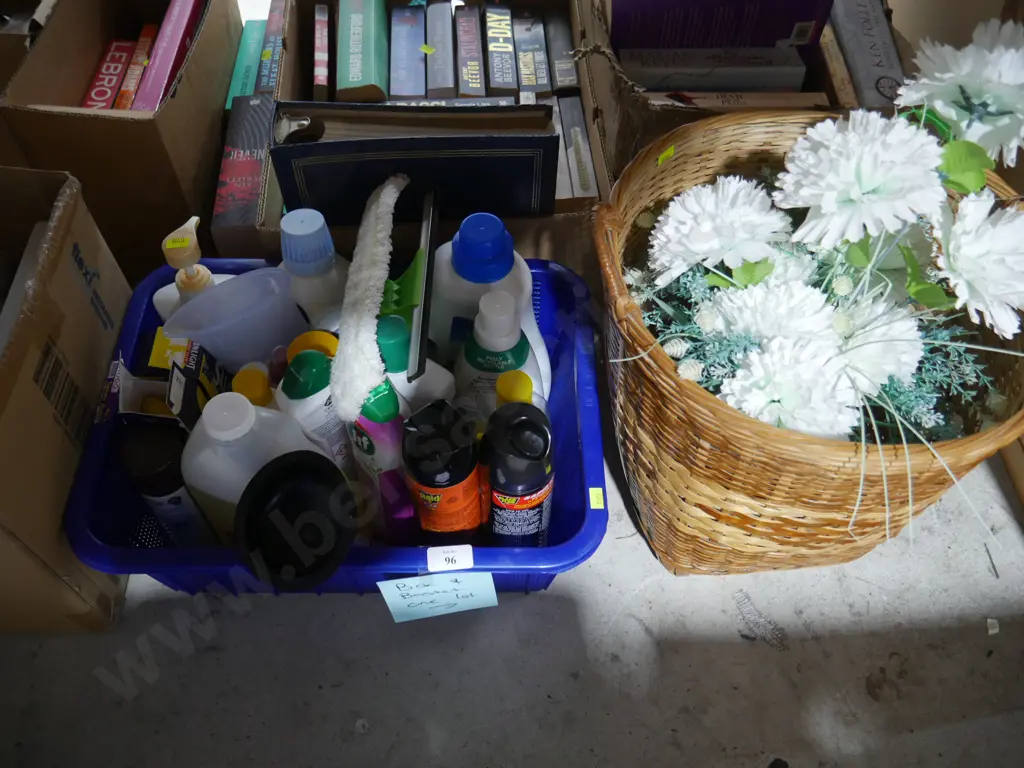 Cleaning liquids, cane basket Image 1++