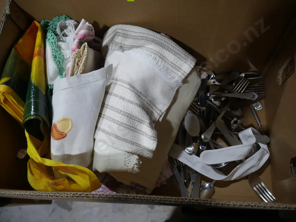 Linen, cutlery Image 1++