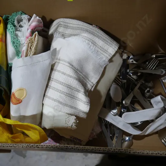 Linen, cutlery