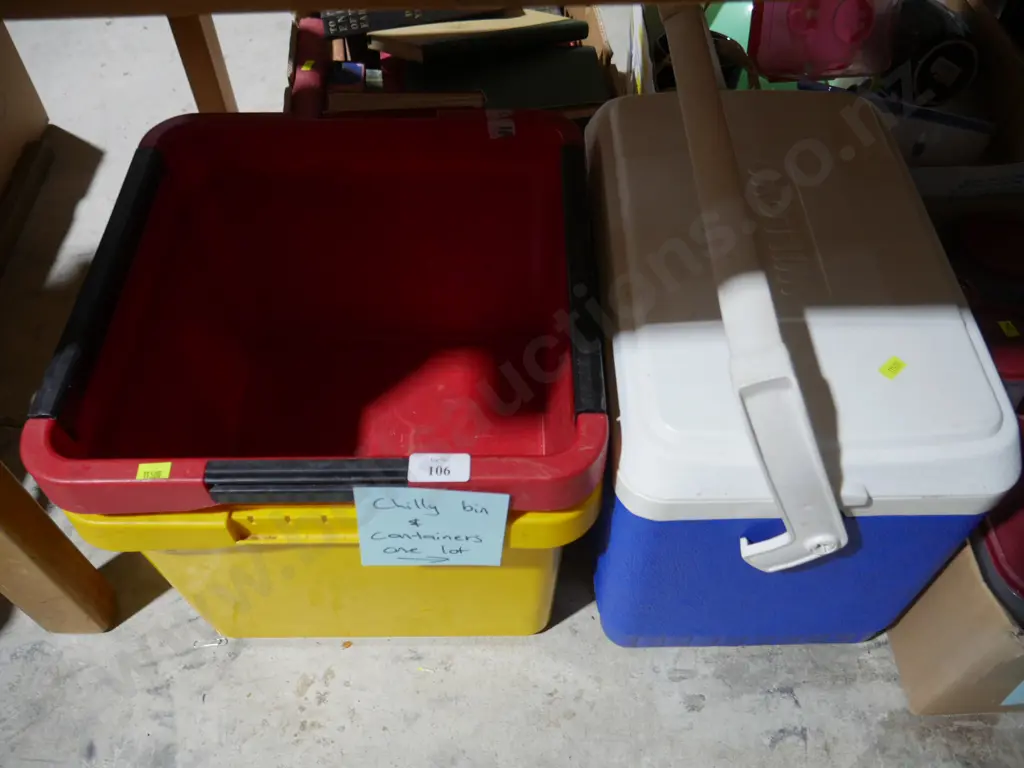 Plastic bins, chilly bin Image 1++