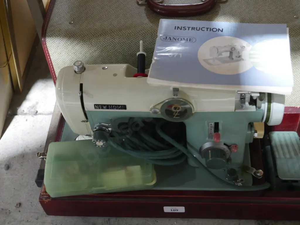 Janome sewing machine Image 1++