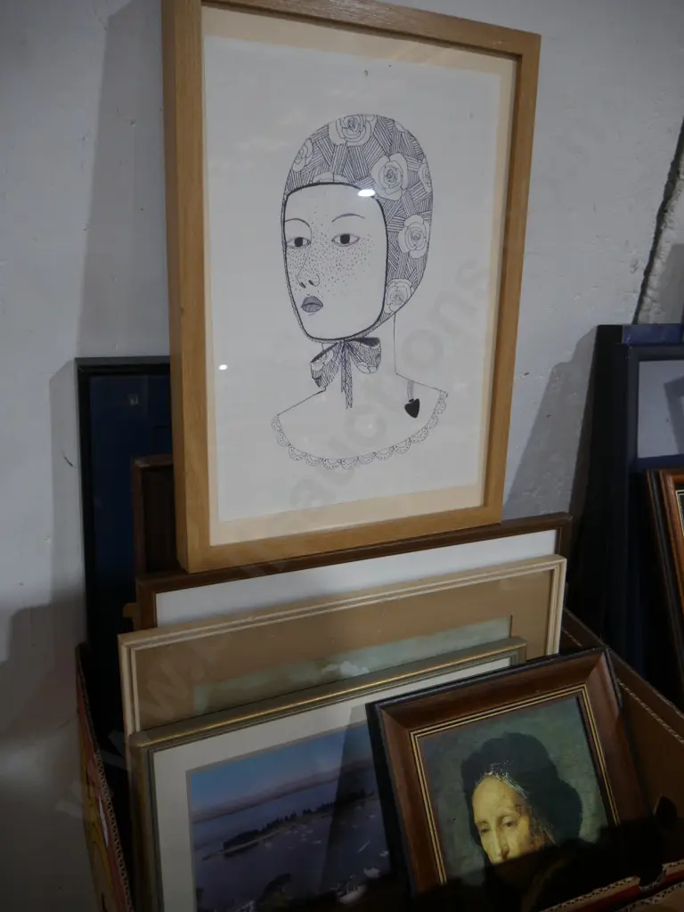 Box of assorted artworks Image 1++
