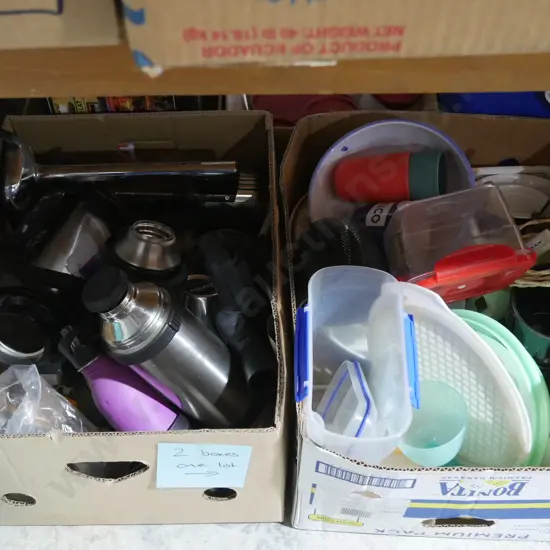 2 boxes of kitchenware
