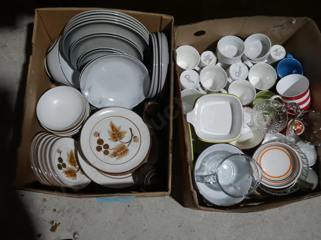 2 boxes of pottery dinnerwares etc Image 1++