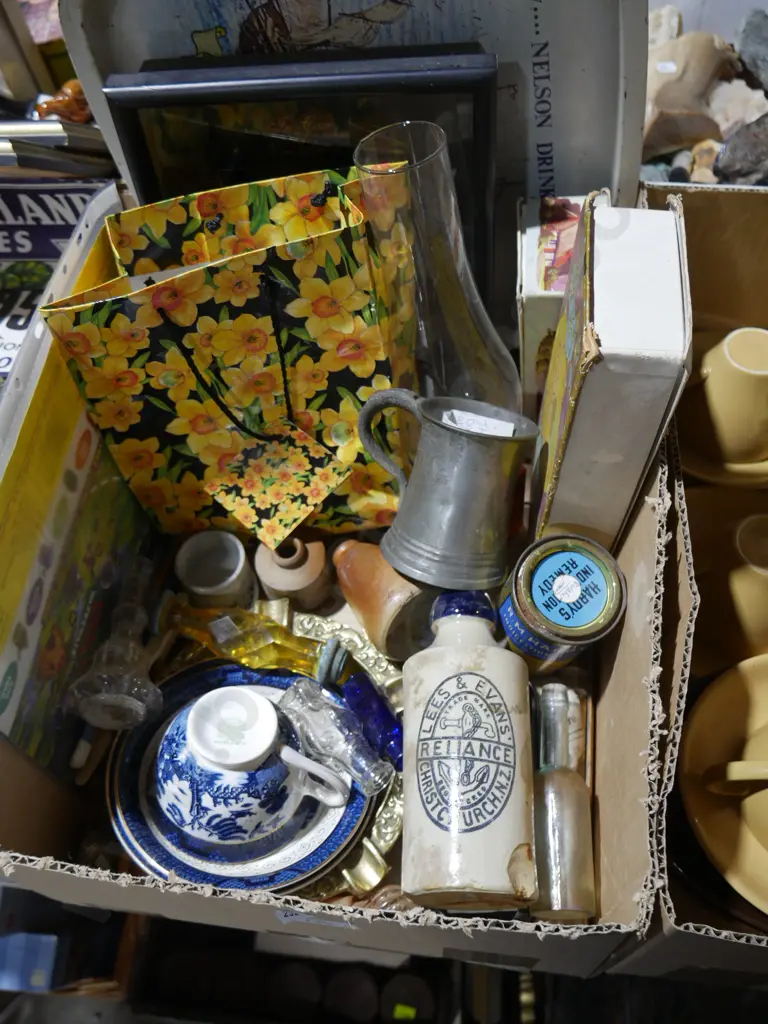 Assorted sundries Image 1++