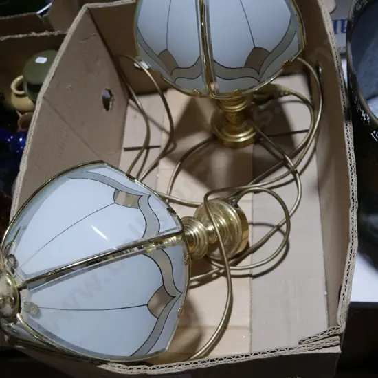 2 table lamps