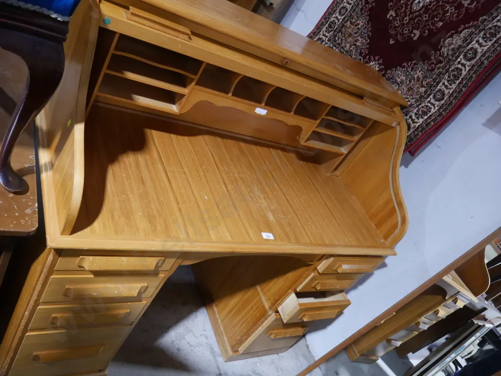Roll top desk Image 1++