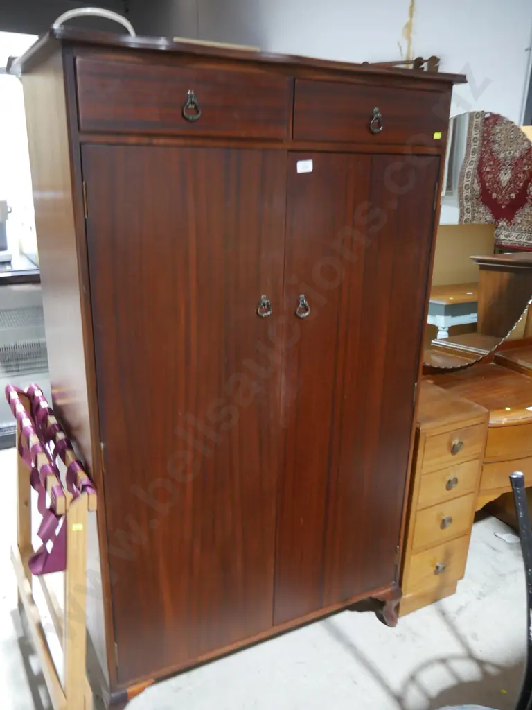 Freestanding wardrobe Image 1++