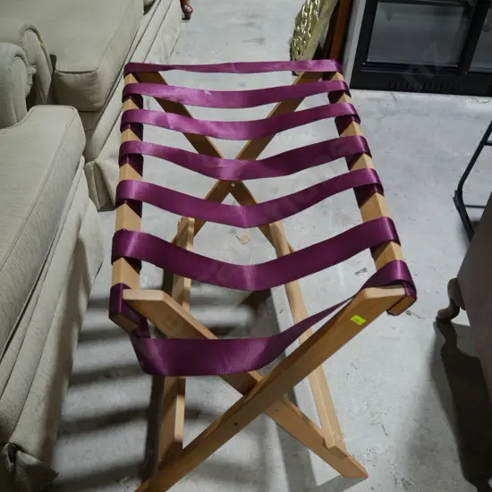 Luggage stand