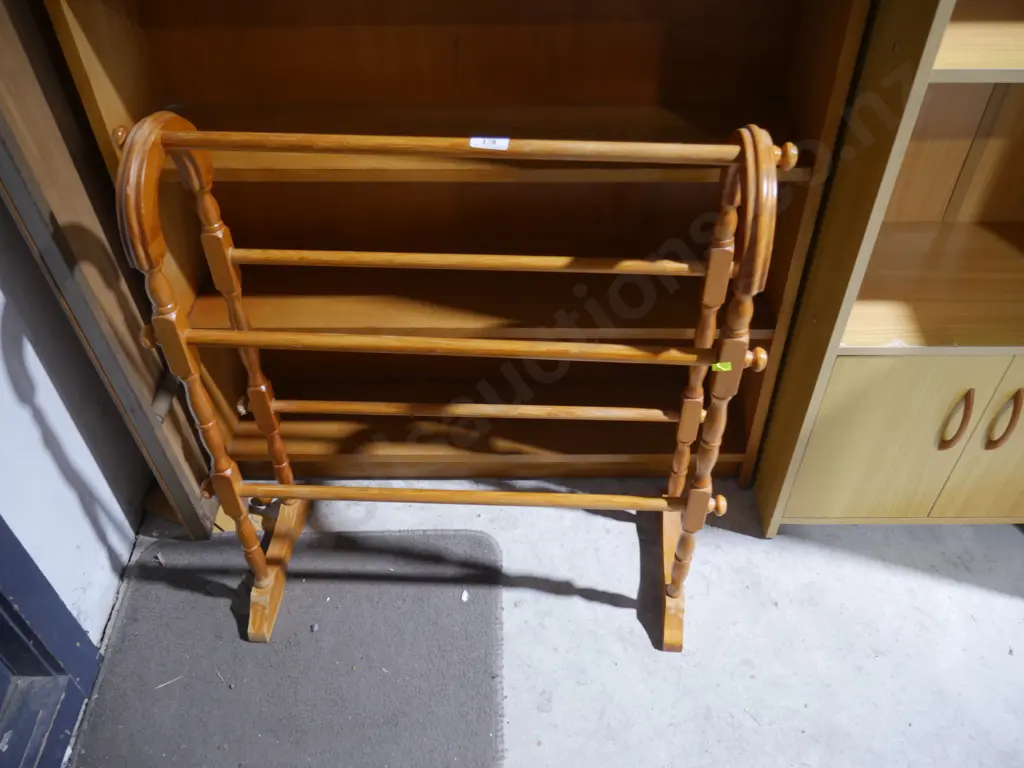 Towel rack Image 1++
